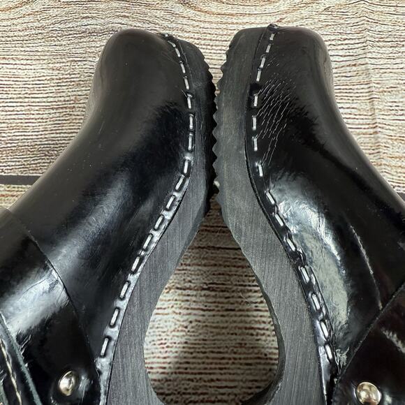Torpatoffeln Black Patent Leather Cape Clogs Mules Size 36 (5.5/6) Wooden Heel - Picture 10 of 16
